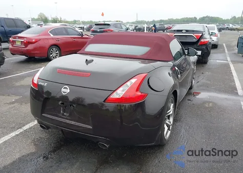 2010 Nissan 370Z Touring z USA, uszkodzony, nr VIN JN1AZ4FH1AM303591